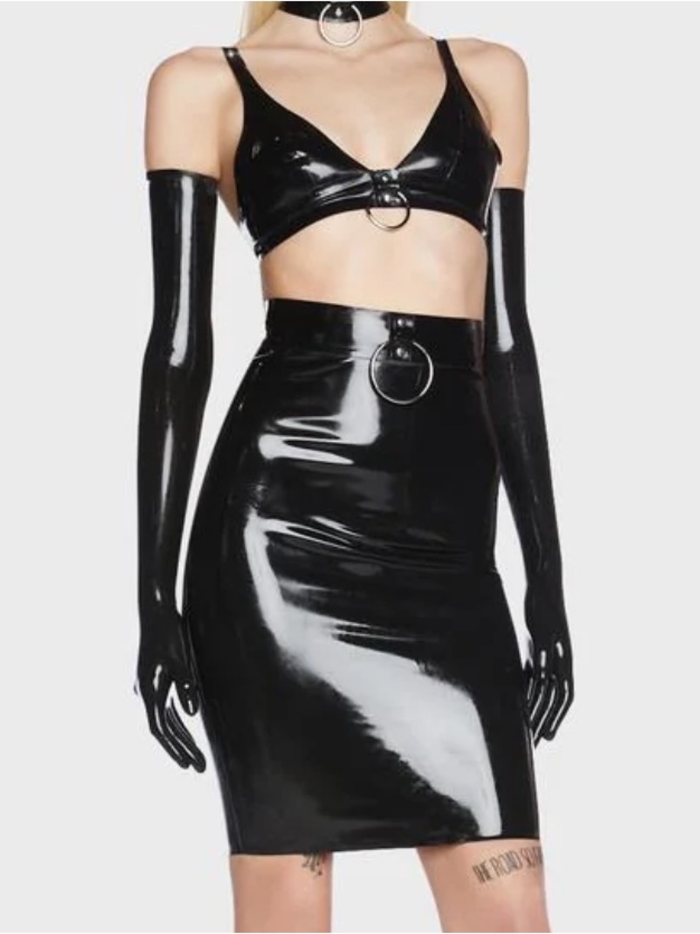 Bettie Page latex bralette and pencil skirt with ring detail - Picture 2 of 12